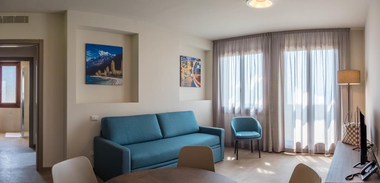 Le Torri Del Garda Familyspa Resort 托里德尔贝纳科 外观 照片