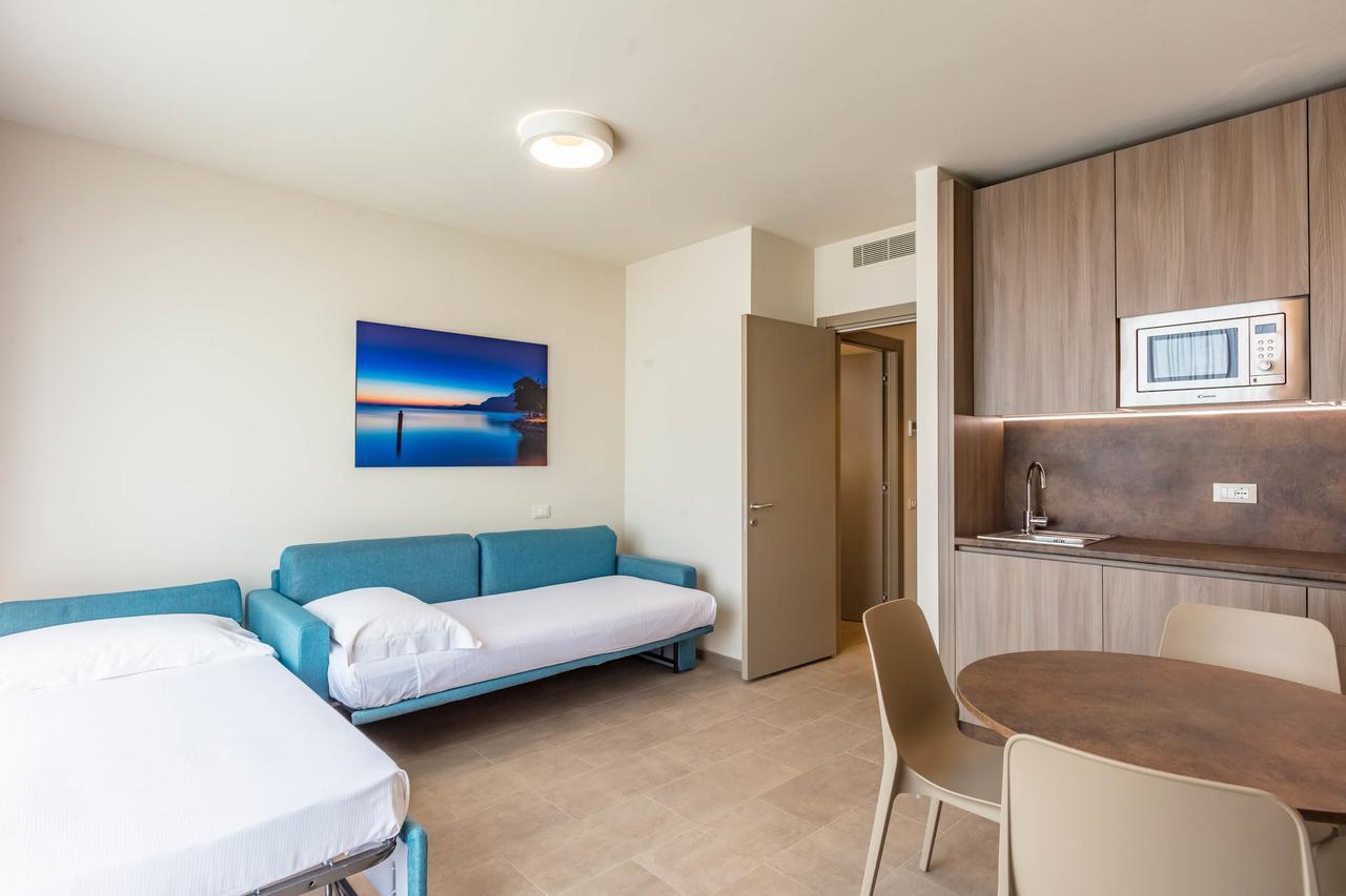Le Torri Del Garda Familyspa Resort 托里德尔贝纳科 外观 照片