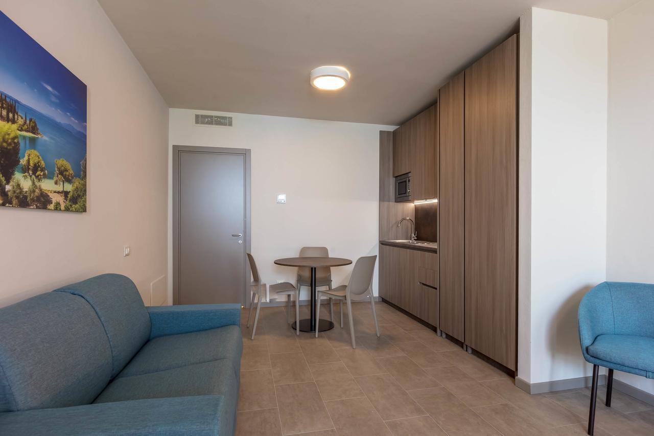Le Torri Del Garda Familyspa Resort 托里德尔贝纳科 外观 照片