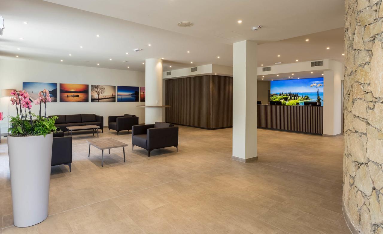 Le Torri Del Garda Familyspa Resort 托里德尔贝纳科 外观 照片