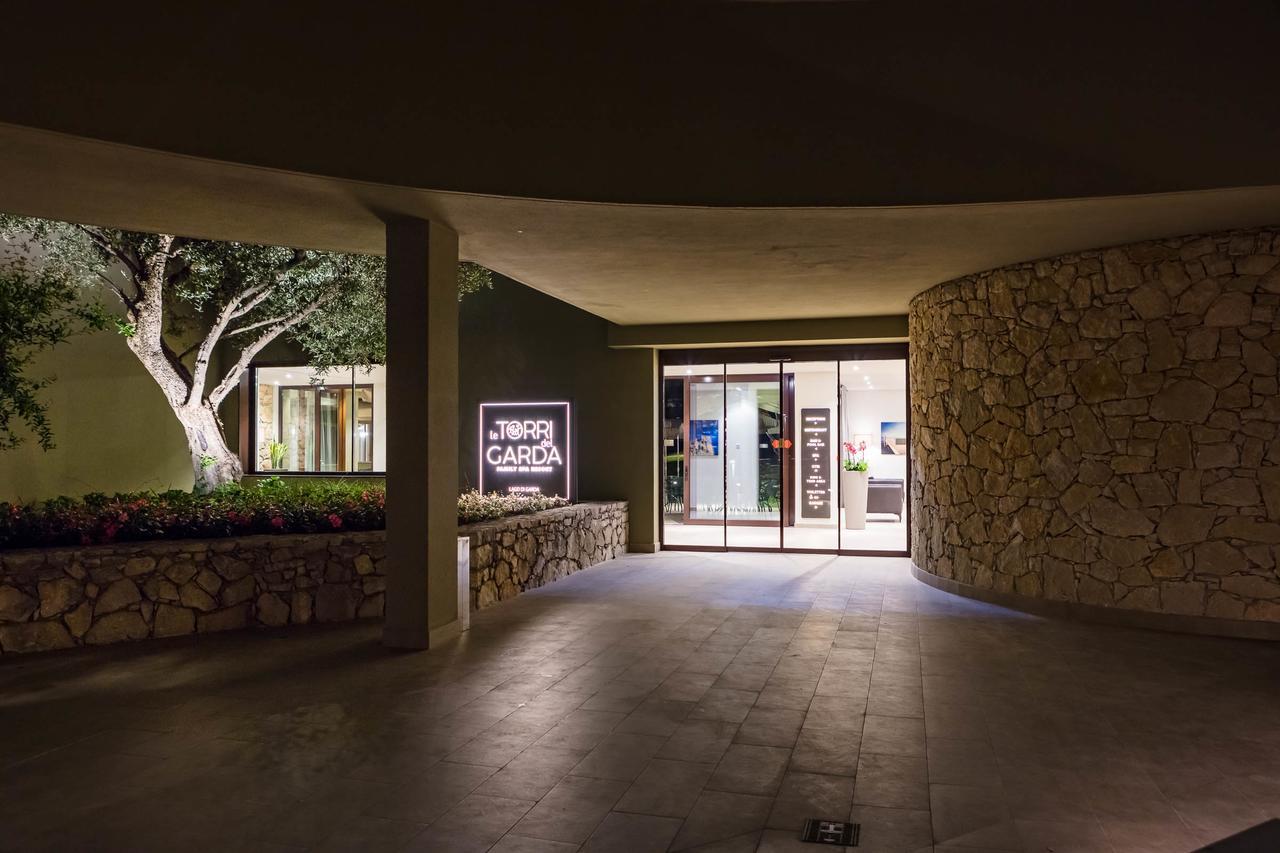 Le Torri Del Garda Familyspa Resort 托里德尔贝纳科 外观 照片