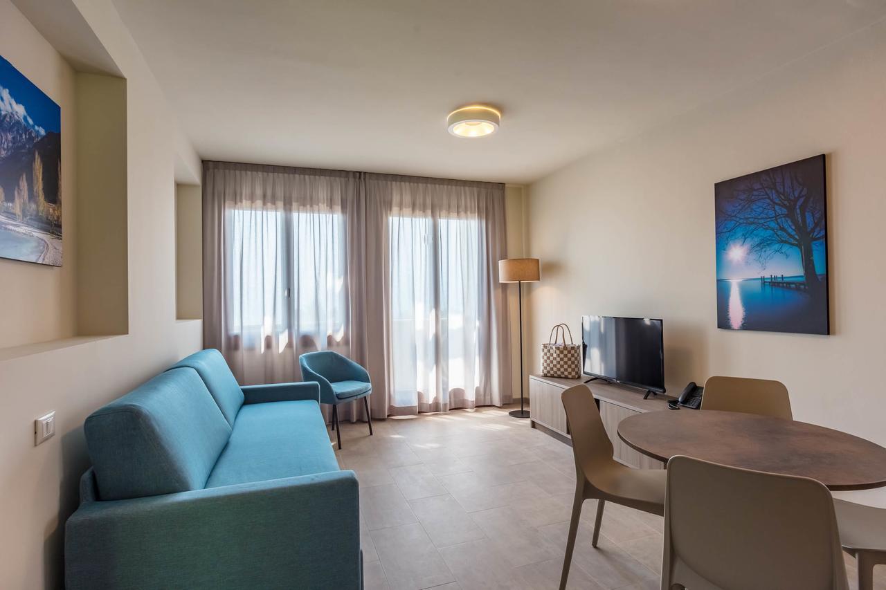 Le Torri Del Garda Familyspa Resort 托里德尔贝纳科 外观 照片