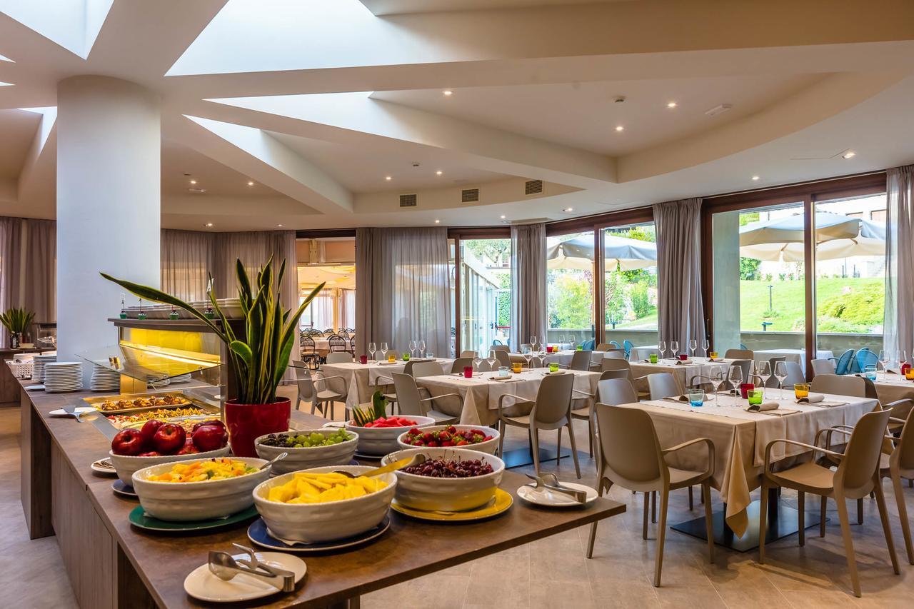 Le Torri Del Garda Familyspa Resort 托里德尔贝纳科 外观 照片