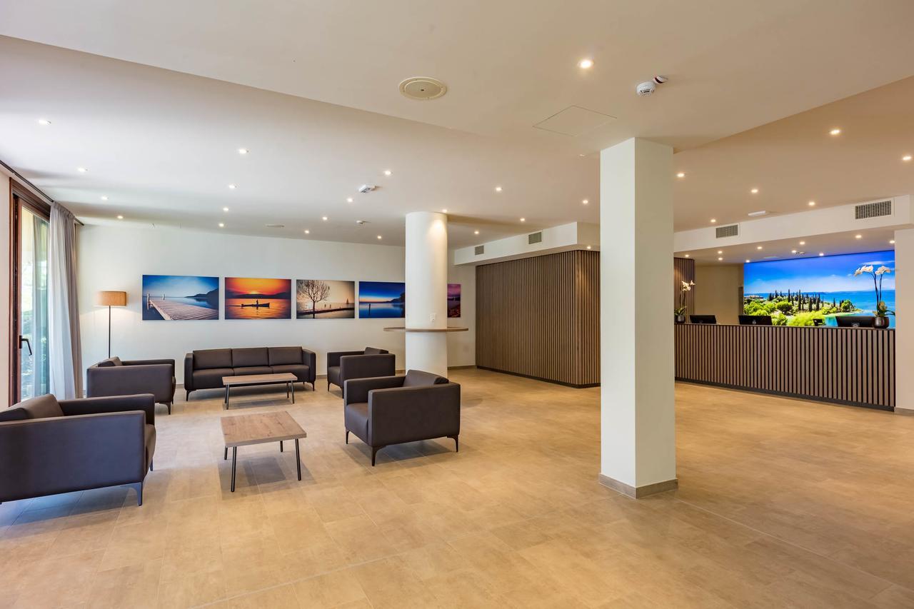 Le Torri Del Garda Familyspa Resort 托里德尔贝纳科 外观 照片