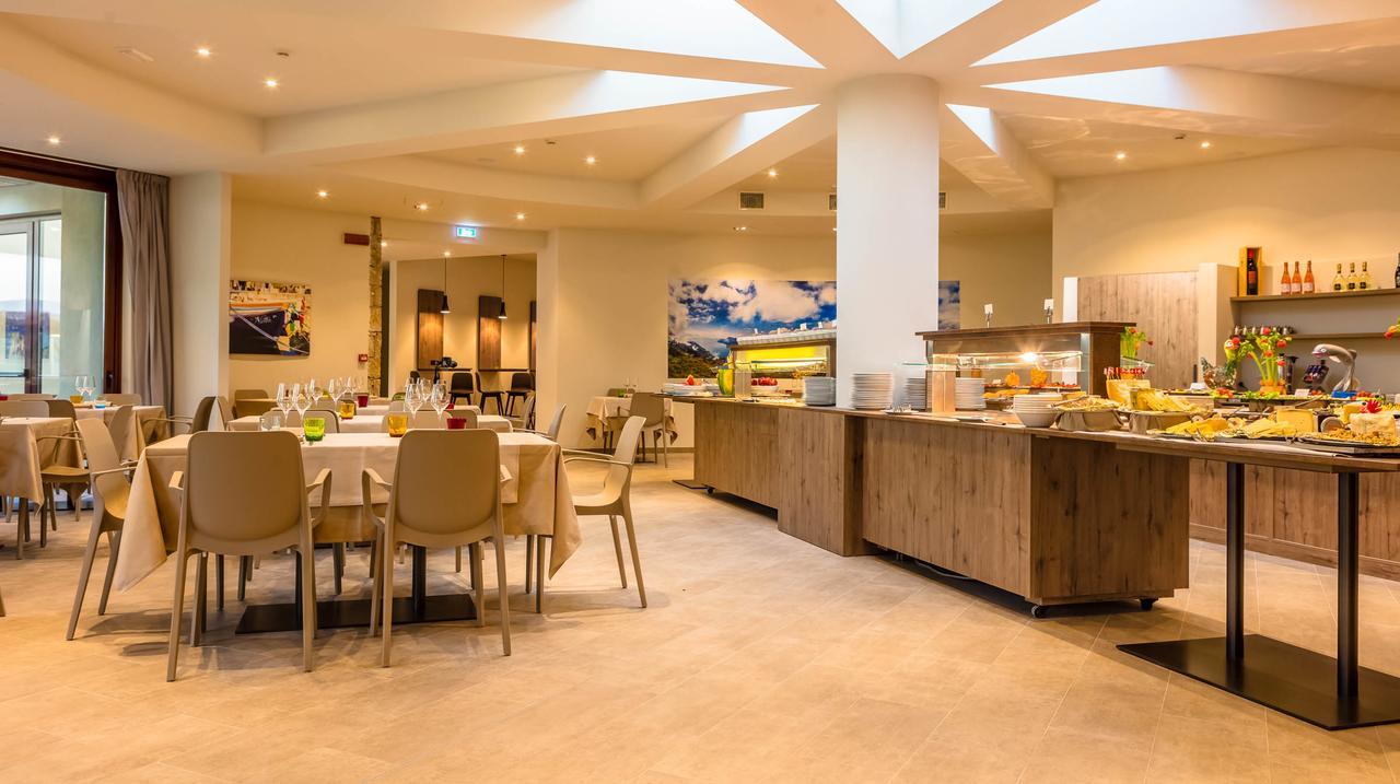 Le Torri Del Garda Familyspa Resort 托里德尔贝纳科 外观 照片