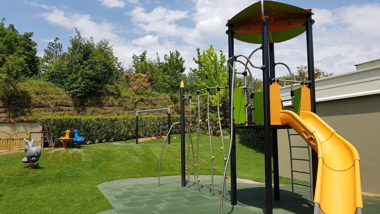 Le Torri Del Garda Familyspa Resort 托里德尔贝纳科 外观 照片