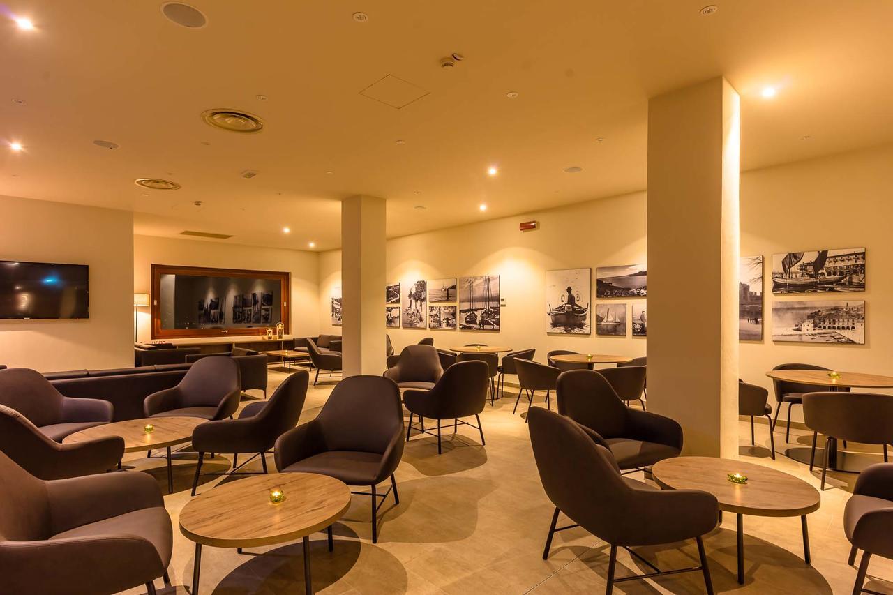 Le Torri Del Garda Familyspa Resort 托里德尔贝纳科 外观 照片