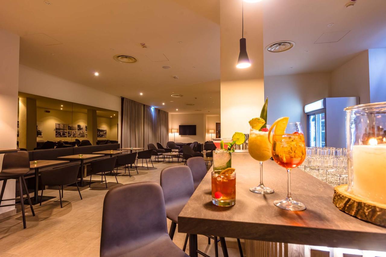 Le Torri Del Garda Familyspa Resort 托里德尔贝纳科 外观 照片
