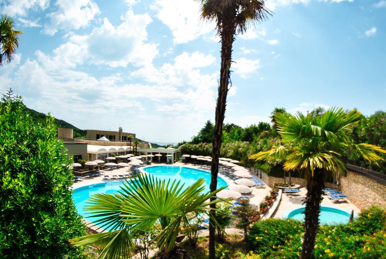 Le Torri Del Garda Familyspa Resort 托里德尔贝纳科 外观 照片