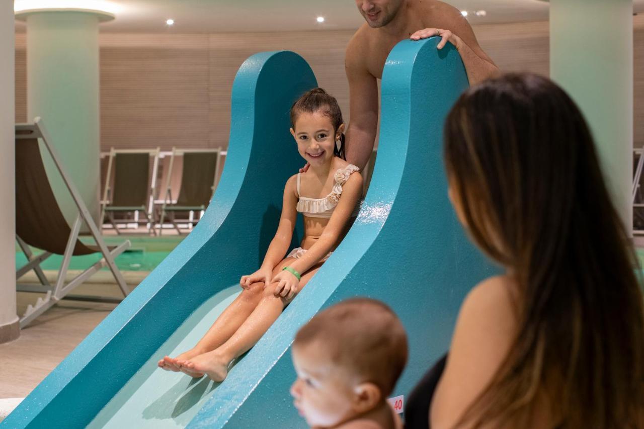 Le Torri Del Garda Familyspa Resort 托里德尔贝纳科 外观 照片