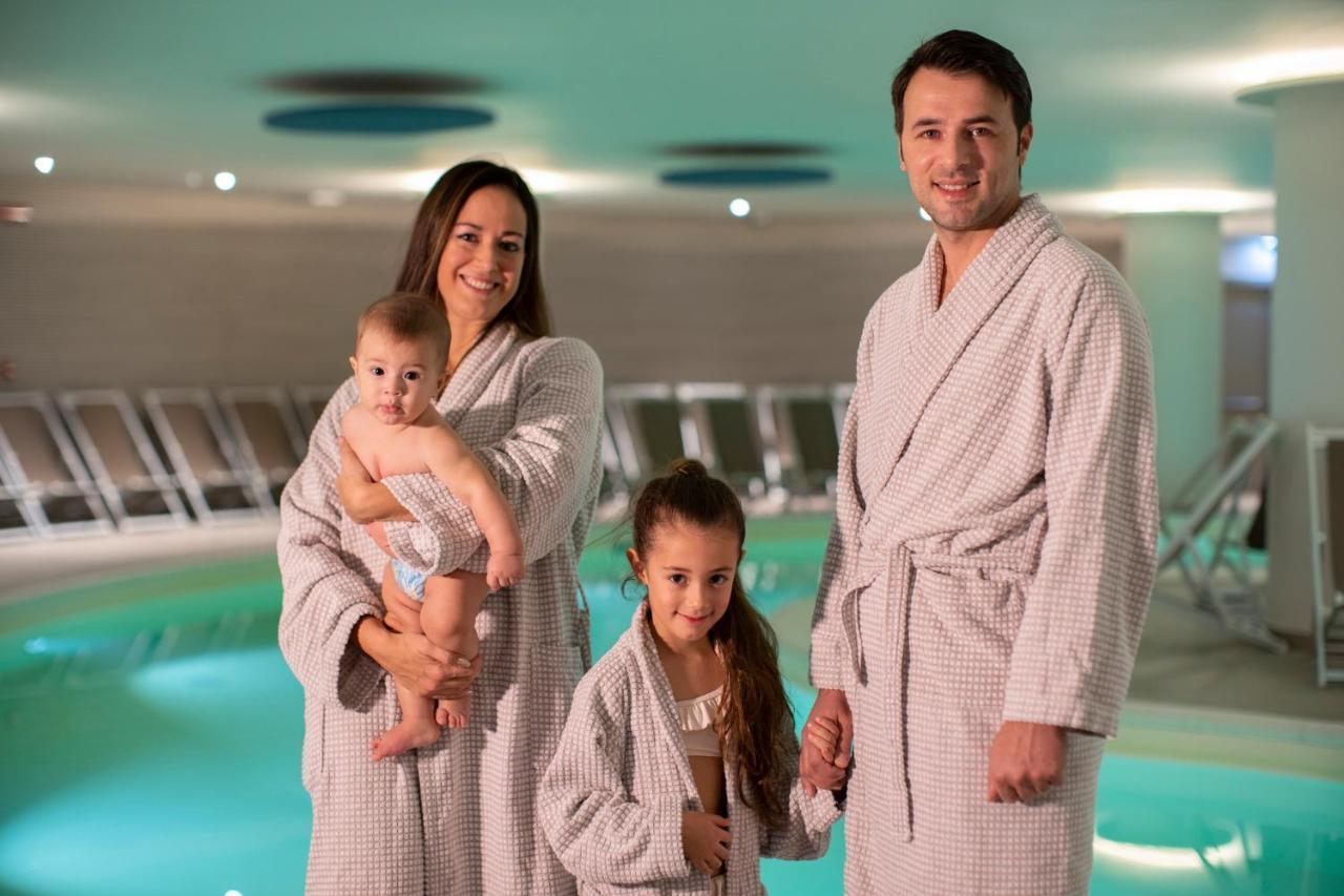Le Torri Del Garda Familyspa Resort 托里德尔贝纳科 外观 照片